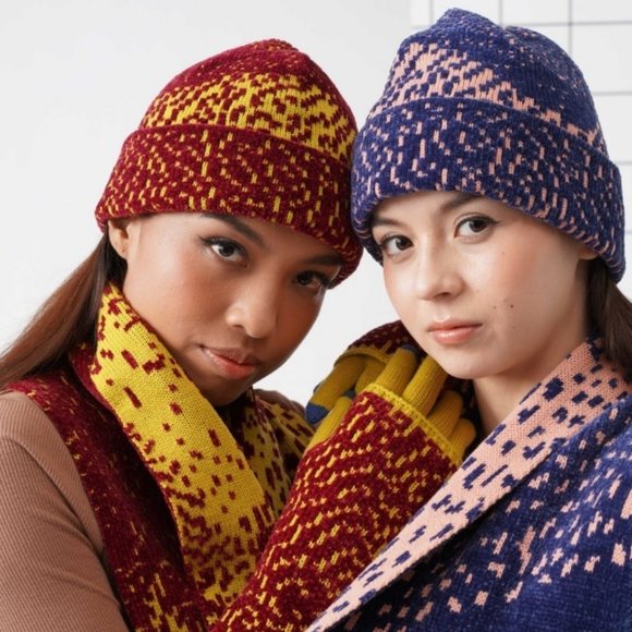 Verloop Chenille Landscape Long Scarf Wrap Coral & Navy 76” x 14” - Picture 4 of 4